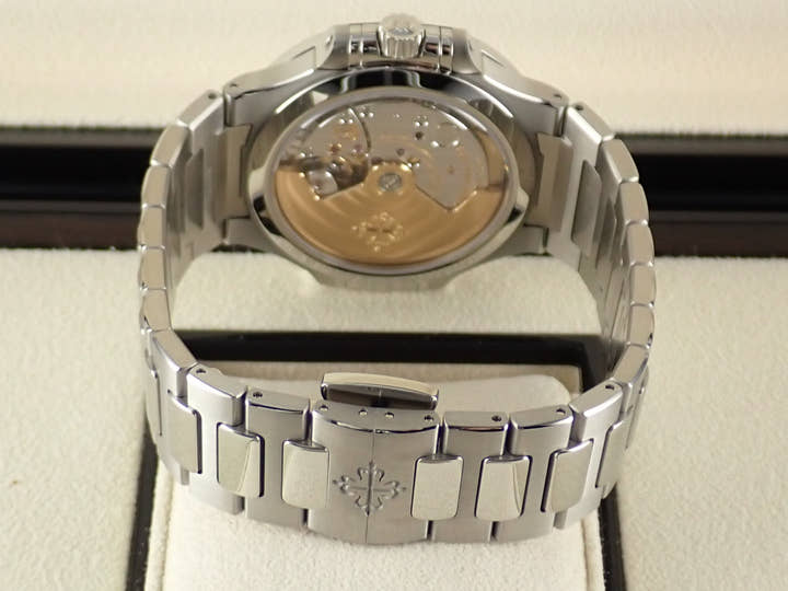 パテックフィリップ ノーチラス Ref.7118/1A-011 スモークグレー文字盤 未使用 nautilus-101