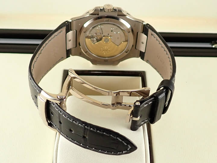 Patek Philippe Nautilus Ref.5711G-001 Grey Dial Used nautilus-103