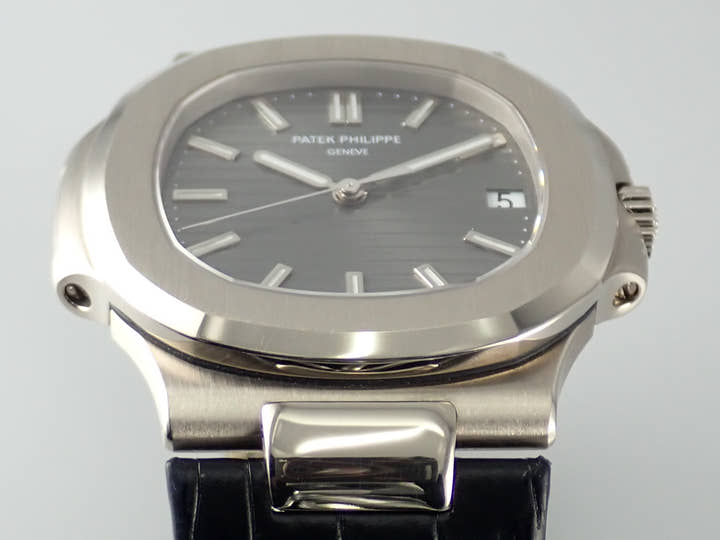 Patek Philippe Nautilus Ref.5711G-001 Grey Dial Used nautilus-103