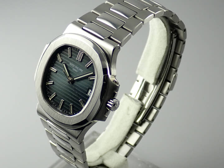 パテックフィリップ ノーチラス Ref.5800/1A-001 ステンレススチール ブルー文字盤