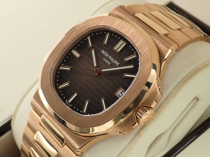 パテックフィリップ ノーチラス Ref.5711/1R-001 ローズゴールド ブラウン・ブラック・グラデーション文字盤