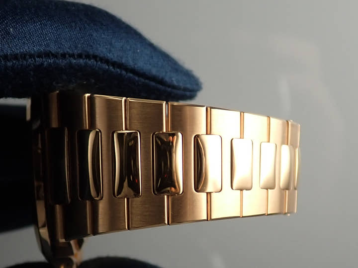 パテックフィリップ ノーチラス Ref.5711/1R-001 ローズゴールド ブラウン・ブラック・グラデーション文字盤