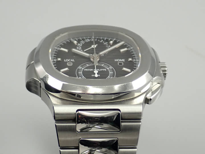 パテックフィリップ ノーチラス トラベルタイム クロノグラフ Ref.5990/1A-001 ステンレススチール ブラックグラデーション文字盤