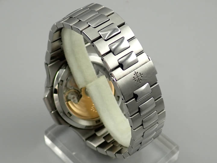 パテックフィリップ ノーチラス トラベルタイム クロノグラフ Ref.5990/1A-001 ステンレススチール ブラックグラデーション文字盤