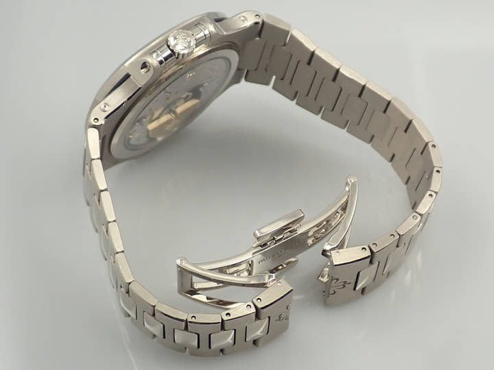 パテックフィリップ ノーチラス パーペチュアルカレンダー Ref.5740/1G-001 ホワイトゴールド ブルー文字盤