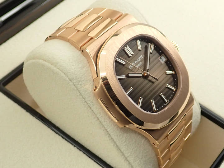 パテックフィリップ ノーチラス Ref.5711/1R-001 ローズゴールド ブラウン・ブラック・グラデーション文字盤