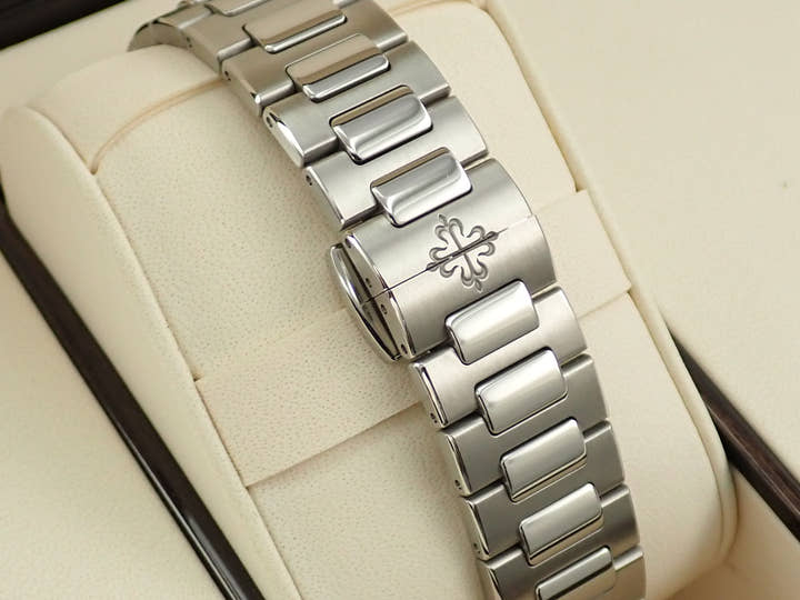 パテックフィリップ ノーチラス Ref.7118/1A-001 ステンレススチール ブルー文字盤