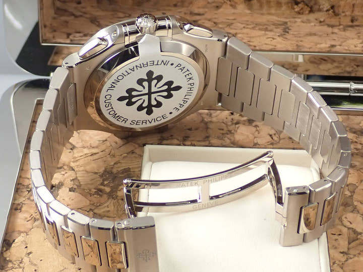 パテックフィリップ ノーチラス クロノグラフ 40周年記念 Ref.5976/1G-001 ホワイトゴールド ブルー・ソレイユ文字盤