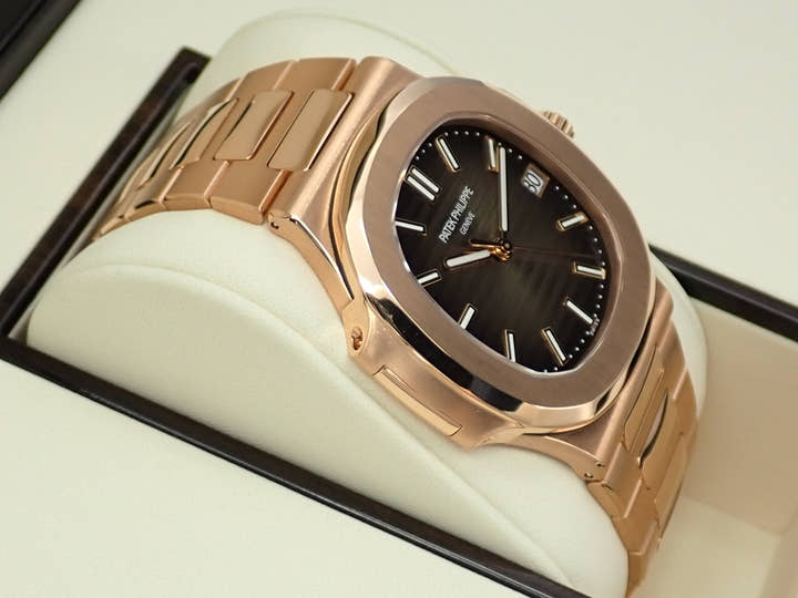 パテックフィリップ ノーチラス Ref.5711/1R-001 ローズゴールド ブラウン・ブラック・グラデーション文字盤