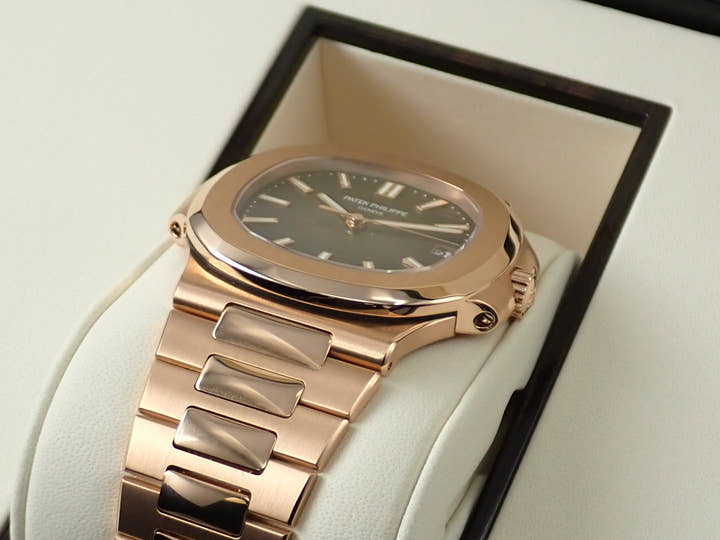 パテックフィリップ ノーチラス Ref.5711/1R-001 ローズゴールド ブラウン・ブラック・グラデーション文字盤