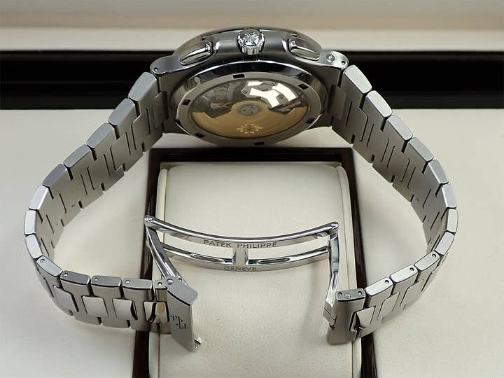 パテックフィリップ ノーチラス トラベルタイム クロノグラフ Ref.5990/1A-001 ステンレススチール ブラックグラデーション文字盤