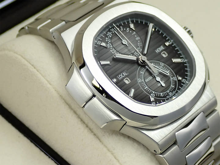パテックフィリップ ノーチラス トラベルタイム クロノグラフ Ref.5990/1A-001 ステンレススチール ブラックグラデーション文字盤