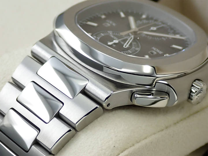 パテックフィリップ ノーチラス トラベルタイム クロノグラフ Ref.5990/1A-001 ステンレススチール ブラックグラデーション文字盤