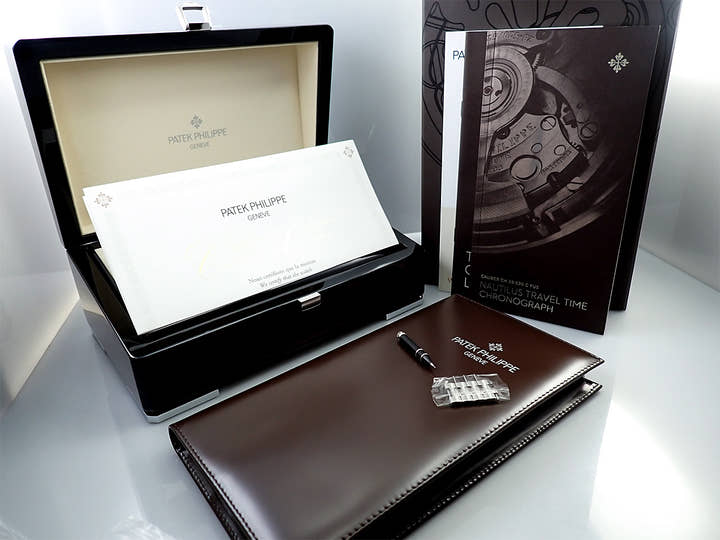 パテックフィリップ ノーチラス トラベルタイム クロノグラフ Ref.5990/1A-001 ステンレススチール ブラックグラデーション文字盤