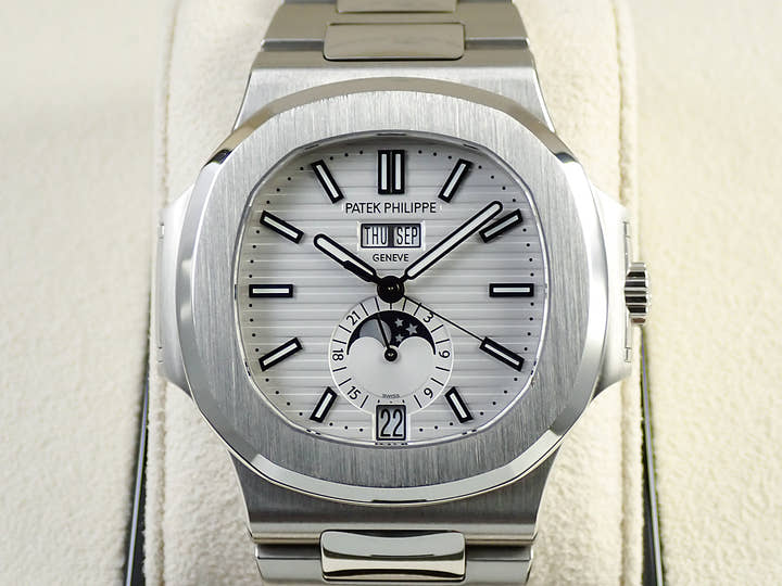 パテックフィリップ ノーチラス アニュアルカレンダー Ref.5726/1A-010 ステンレススチール ホワイト文字盤