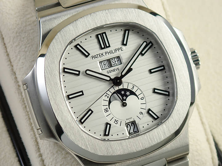 パテックフィリップ ノーチラス アニュアルカレンダー Ref.5726/1A-010 ステンレススチール ホワイト文字盤