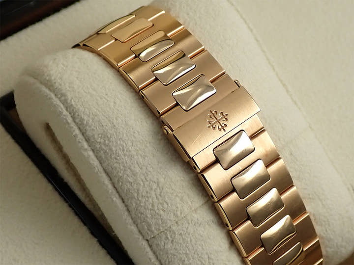 パテックフィリップ ノーチラス Ref.5711/1R-001 ローズゴールド ブラウン・ブラック・グラデーション文字盤