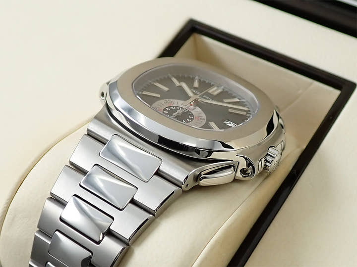 パテックフィリップ ノーチラス クロノグラフ TIFFANY&CO. Ref.5980/1A-001 ステンレススチール ブルー文字盤