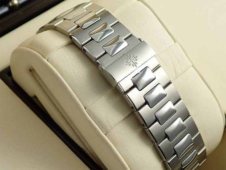 パテックフィリップ ノーチラス クロノグラフ TIFFANY&CO. Ref.5980/1A-001 ステンレススチール ブルー文字盤