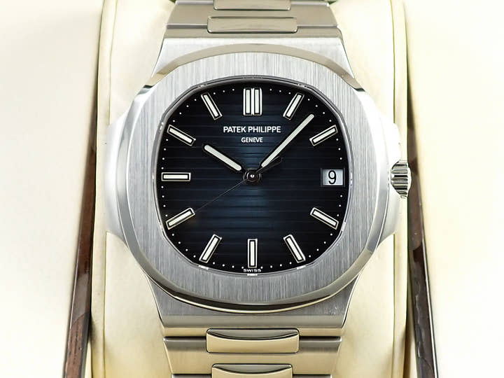 パテックフィリップ ノーチラス Ref.5711/1A-010 ステンレススチール ブルー文字盤