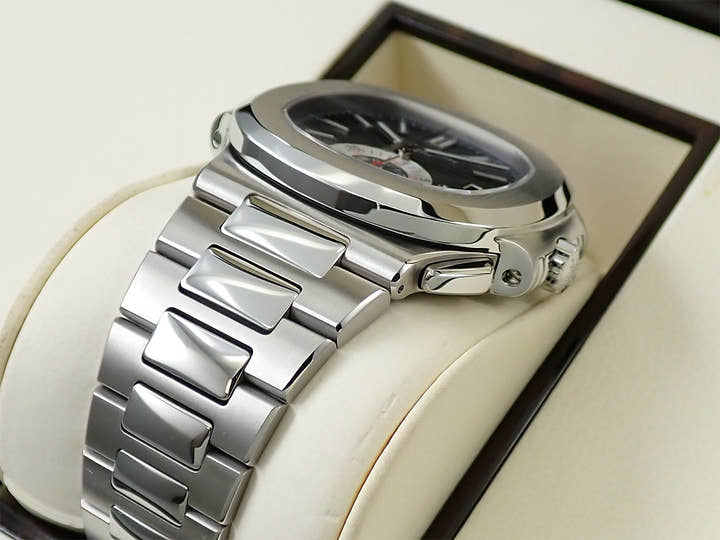 パテックフィリップ ノーチラス クロノグラフ Ref.5980/1A-014 ステンレススチール ブラック文字盤