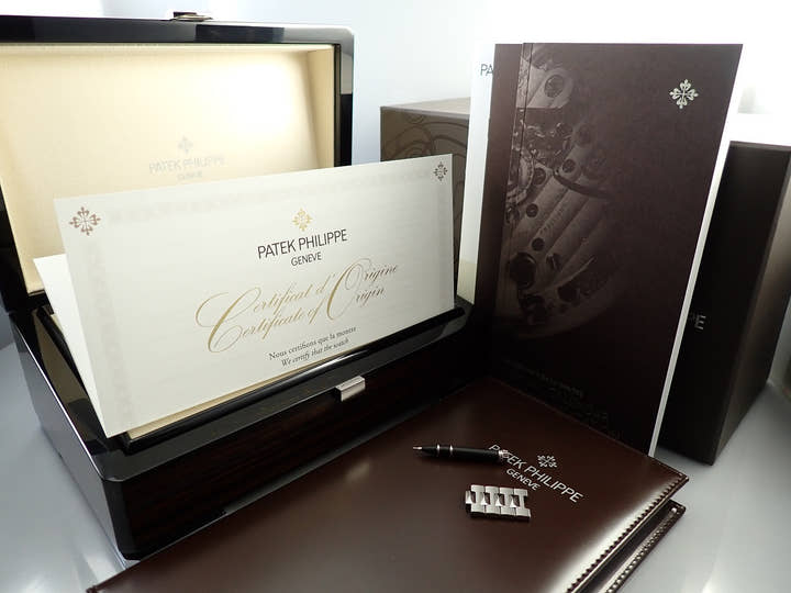 パテックフィリップ ノーチラス アニュアルカレンダー ムーンフェイズ Ref.5726/1A-014 ステンレススチール ブルー、ブラックグラデーション文字盤