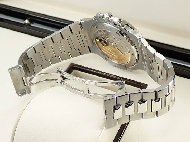 パテックフィリップ ノーチラス Ref.5711/1A-010 ステンレススチール ブルー文字盤