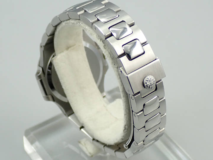 パテックフィリップ ノーチラス クォーツ Ref.4700/1A ステンレススチール ブルーブラック文字盤