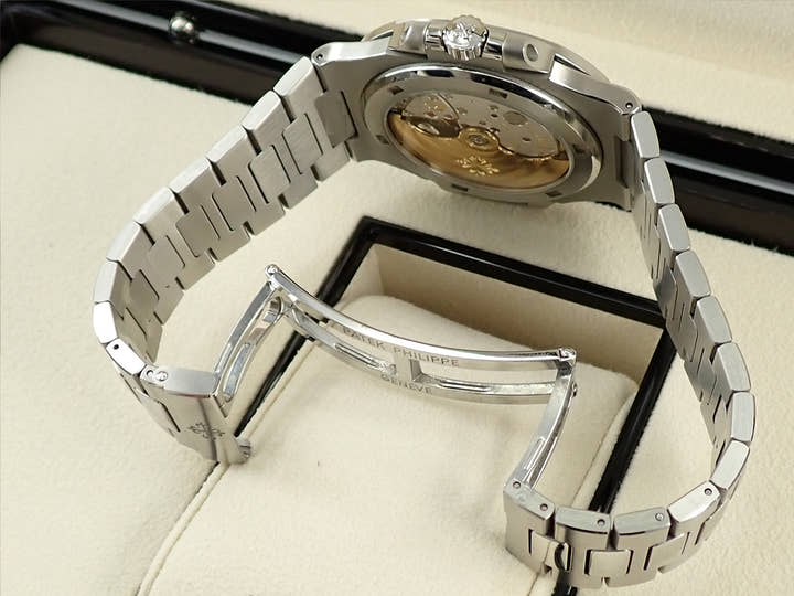 パテックフィリップ ノーチラス Ref.5711/1A-010 ステンレススチール ブルー文字盤