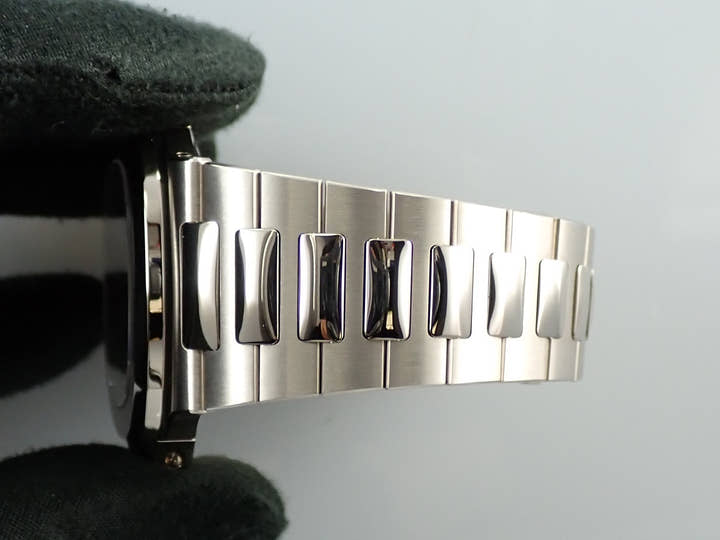 パテックフィリップ ノーチラス パーペチュアルカレンダー Ref.5740/1G-001 ホワイトゴールド ブルー文字盤