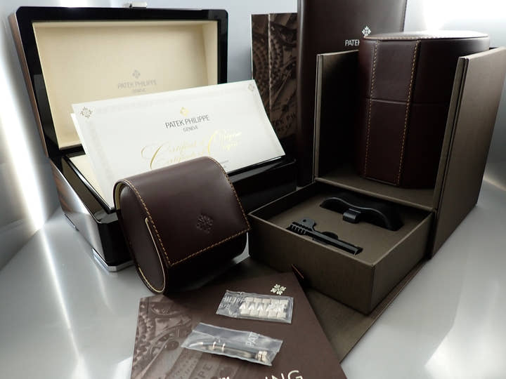 パテックフィリップ ノーチラス パーペチュアルカレンダー Ref.5740/1G-001 ホワイトゴールド ブルー文字盤