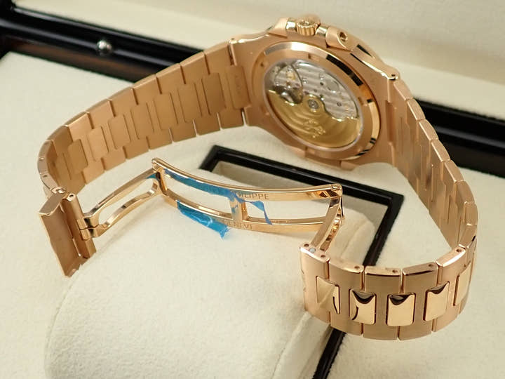 パテックフィリップ ノーチラス Ref.5711/1R-001 ローズゴールド ブラウン・ブラック・グラデーション文字盤