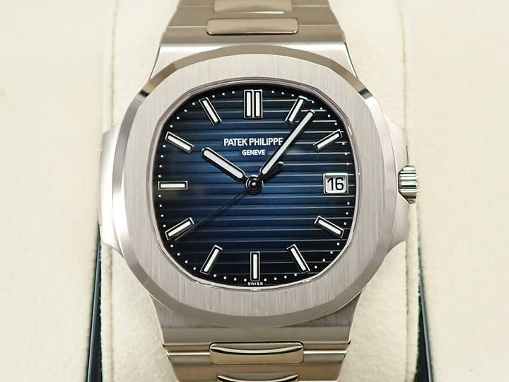 パテックフィリップ ノーチラス Ref.5811/1G-001 ホワイトゴールド ブルー・ソレイユ文字盤