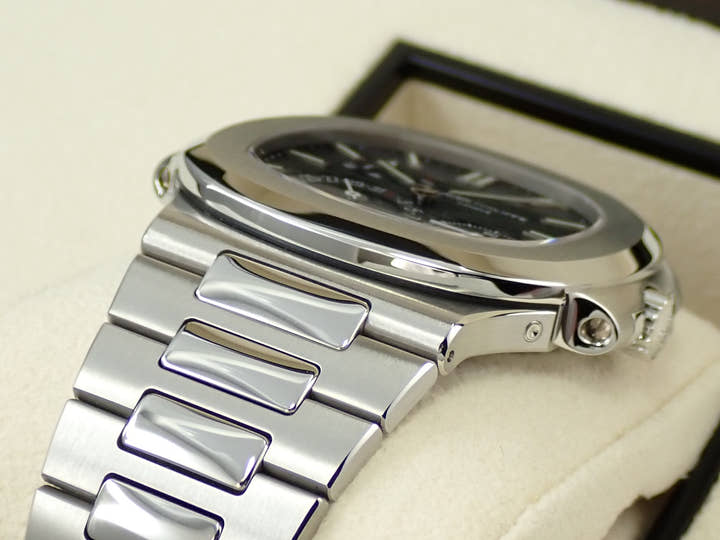 パテックフィリップ ノーチラス プチコンプリケーション Ref.5712/1A-001 ステンレススチール ブルー文字盤