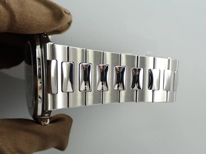 パテックフィリップ ノーチラス プチコンプリケーション Ref.5712/1A-001 ステンレススチール ブルー文字盤