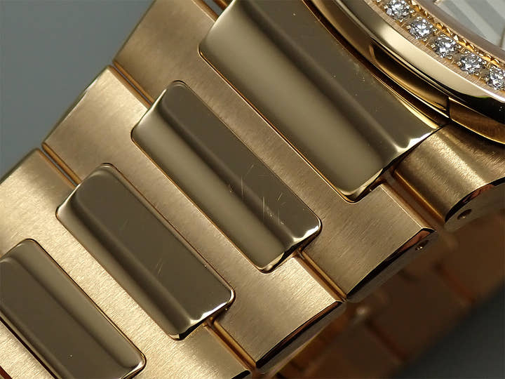 パテックフィリップ ノーチラス Ref.7118/1200R-001 ローズゴールド シルバーオパーリン文字盤