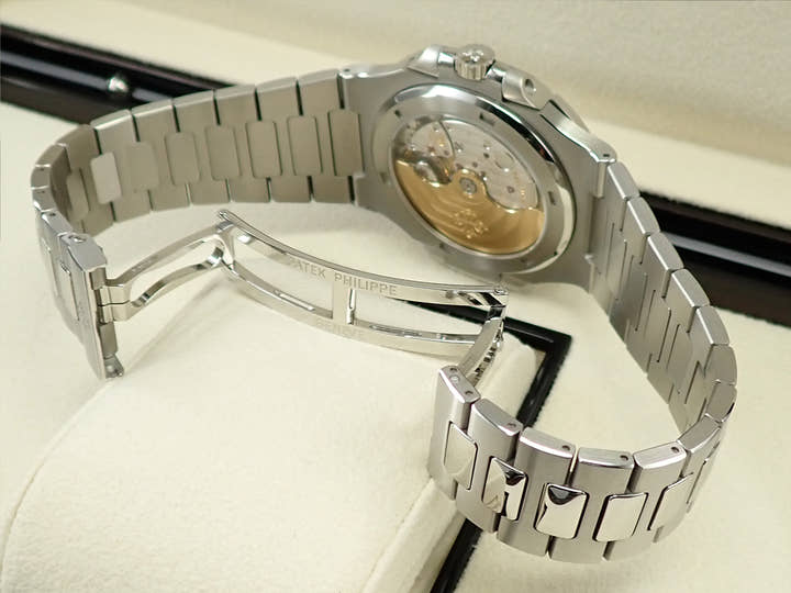 パテックフィリップ ノーチラス Ref.5711/1A-014 ステンレススチール グリーン文字盤