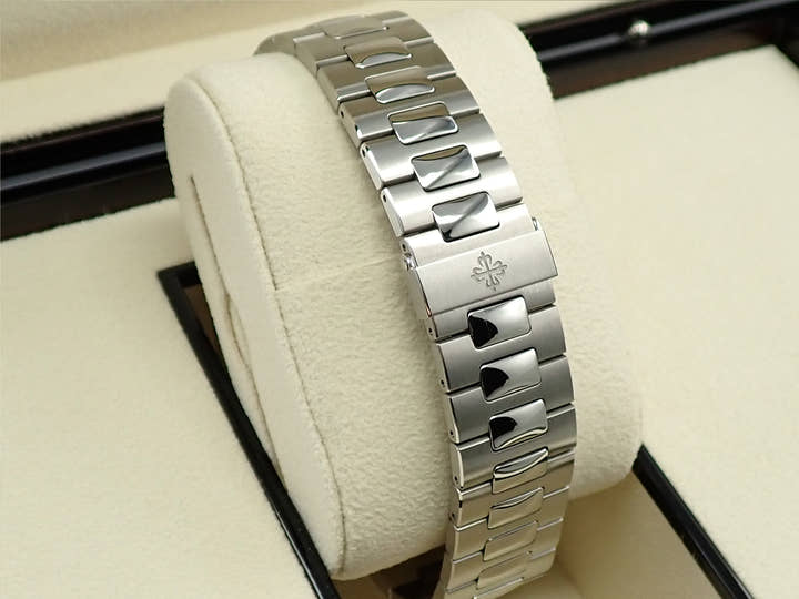 パテックフィリップ ノーチラス Ref.5711/1A-014 ステンレススチール グリーン文字盤