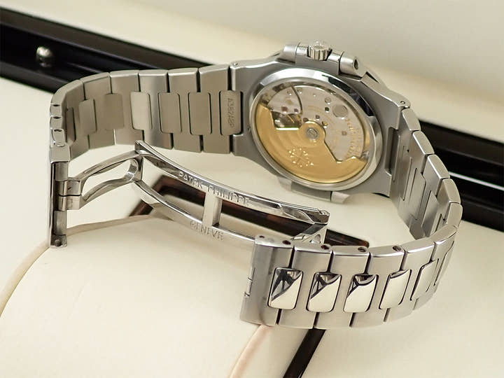 パテックフィリップ ノーチラス Ref.5800/1A-001 ステンレススチール ブルー文字盤