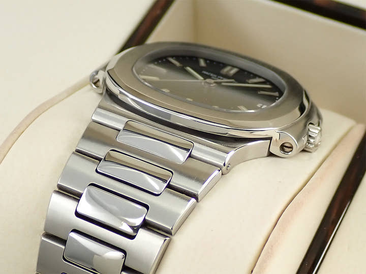 パテックフィリップ ノーチラス Ref.5800/1A-001 ステンレススチール ブルー文字盤