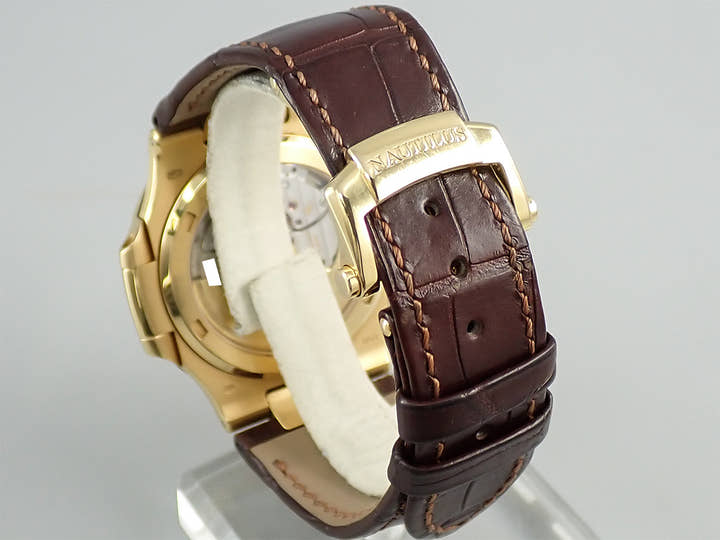 パテックフィリップ ノーチラス Ref.5711J-001 イエローゴールド シルバー文字盤