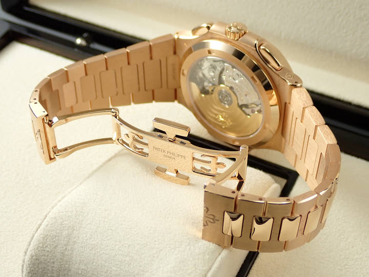 パテックフィリップ ノーチラス トラベルタイム クロノグラフ Ref.5990/1R-001 ローズゴールド ブルーソレイユ文字盤