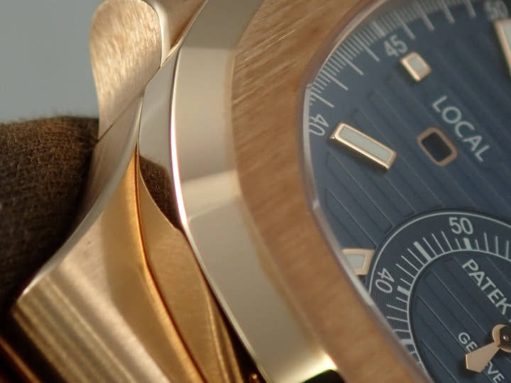 パテックフィリップ ノーチラス トラベルタイム クロノグラフ Ref.5990/1R-001 ローズゴールド ブルーソレイユ文字盤