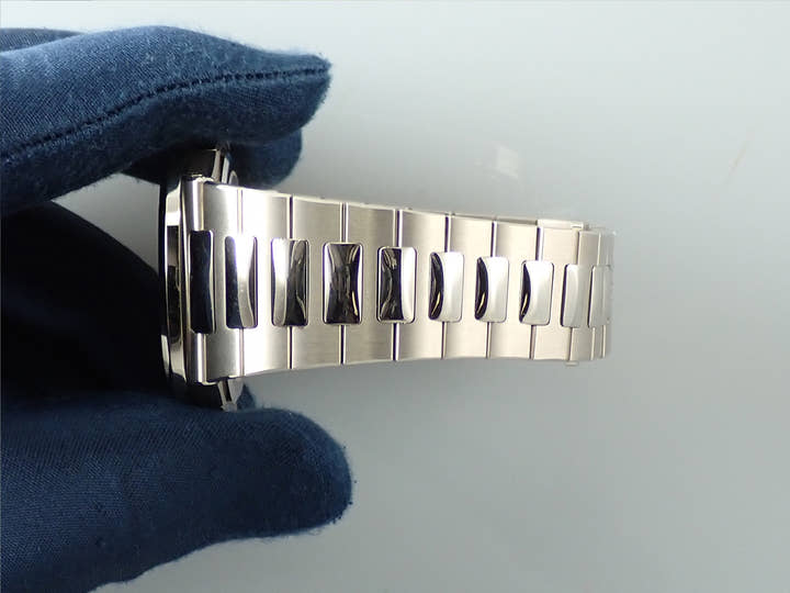パテックフィリップ ノーチラス パーペチュアルカレンダー Ref.5740/1G-001 ホワイトゴールド ブルー文字盤