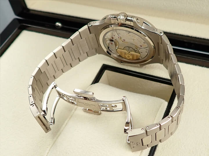 パテックフィリップ ノーチラス パーペチュアルカレンダー Ref.5740/1G-001 ホワイトゴールド ブルー文字盤