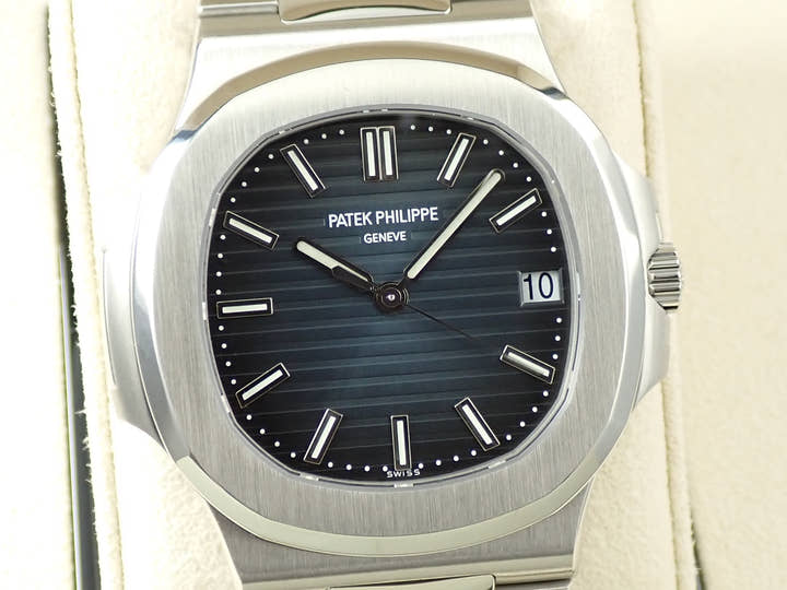 パテックフィリップ ノーチラス Ref.5711/1A-010 ステンレススチール ブルー文字盤