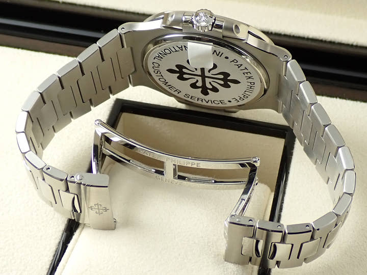 パテックフィリップ ノーチラス Ref.5711/1A-010 ステンレススチール ブルー文字盤