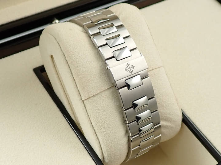 Patek Philippe Nautilus Petite Complication <Warranty, Box, etc.>