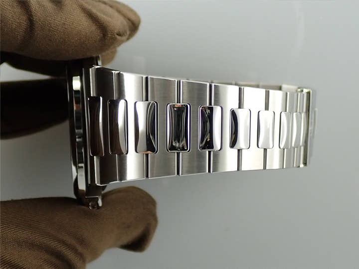 パテックフィリップ ノーチラス Ref.5711/1A-010 ステンレススチール ブルー文字盤