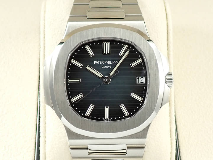 パテックフィリップ ノーチラス Ref.5711/1A-010 ステンレススチール ブルー文字盤